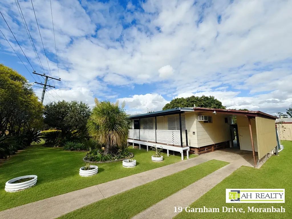 Dysart 3બેડરૂમ Spacious Family Home with a Huge Powered Shed on a Generous Block! Great First Home or Investment!