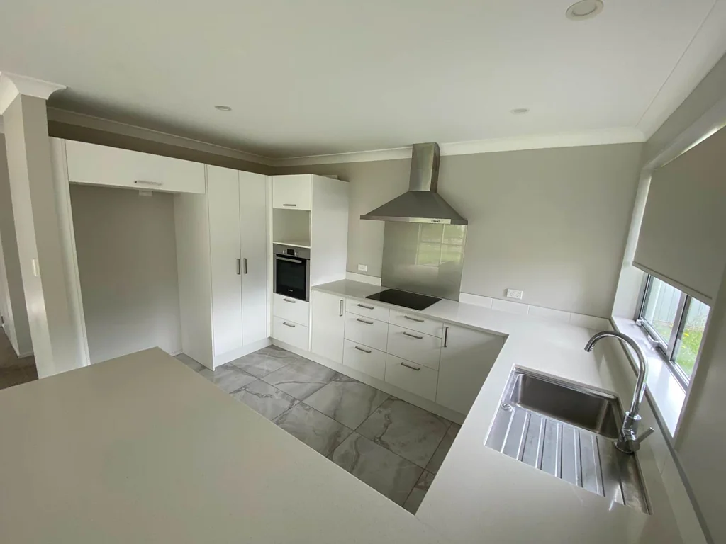 4 BEDROOM • 3 BATHROOM • DOUBLE GARAGE – SPACI...