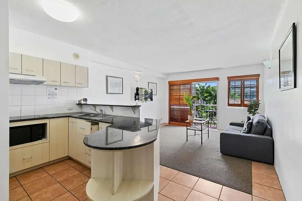 17/71-75 Lake Street, Cairns City, QLD 4870