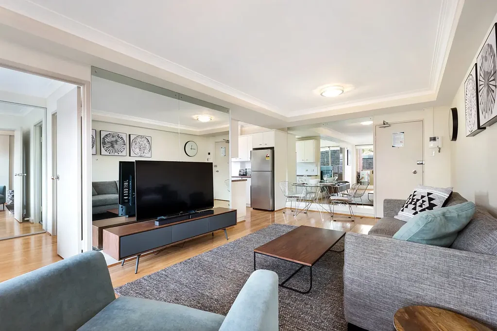 Fully Furnished One-Bedroom Apartment on the Edge of the CBD