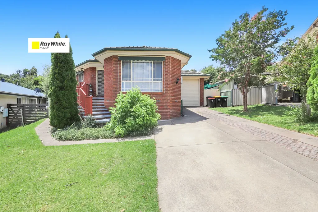 5 Jillabenan Close, Tumut, NSW 2720