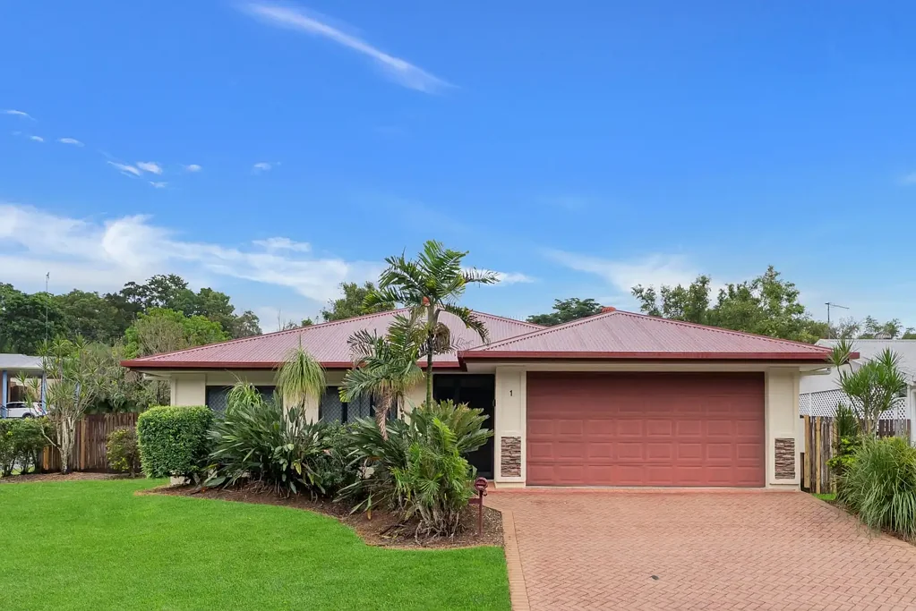 Mooroobool 4房  WHEN LOCATION MEETS POTENTIAL - CONVENIENT LIFESTYLE LIVING