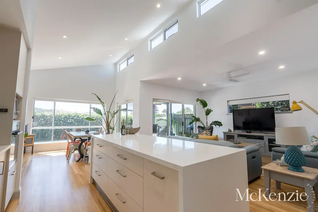 Encounter Bay 4房  Premium Coastal Bailey Built Home - Spacious, Stylish And With Room For The Whole Family