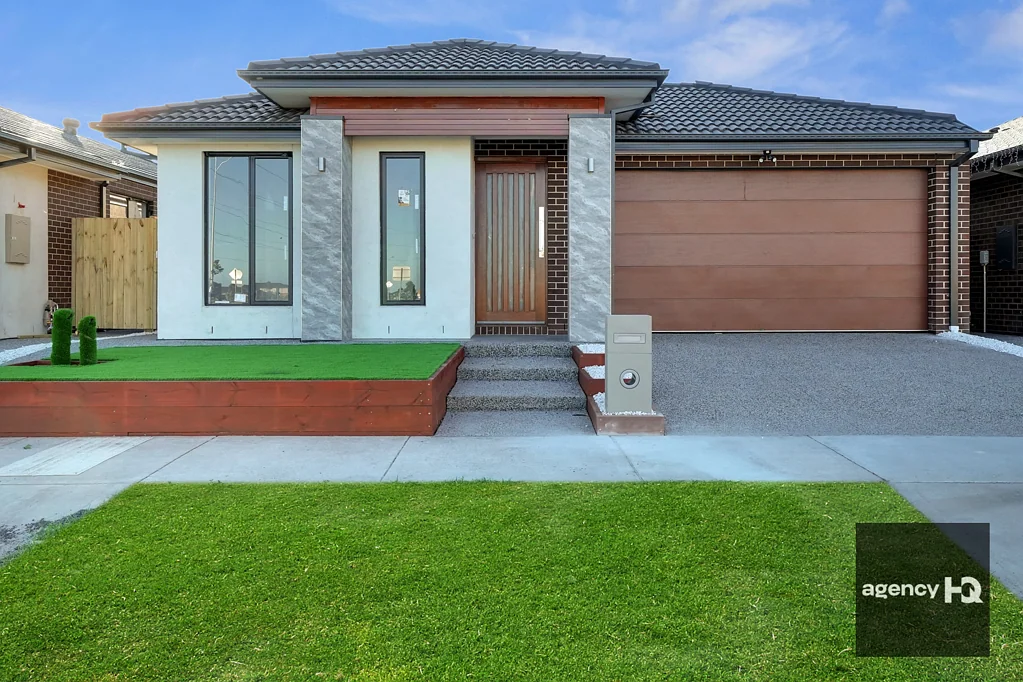 Brand New Stunning Family Home in Orchard Estate Tarneit