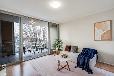 Lightsview 3房  Contemporary Three-Level Living in the Heart of Lightsview.