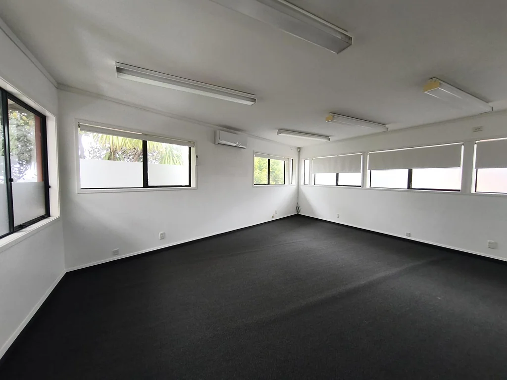 Glenfield Flexible first floor offices – occupy one or both