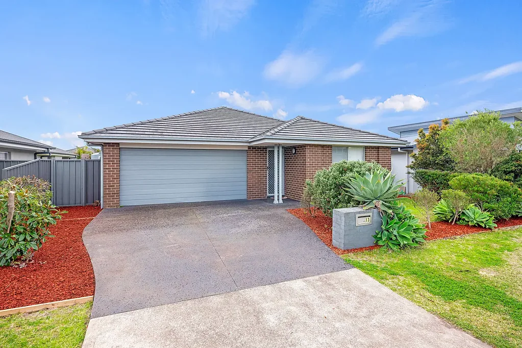 13 Glider Avenue, Fern Bay, NSW 2295