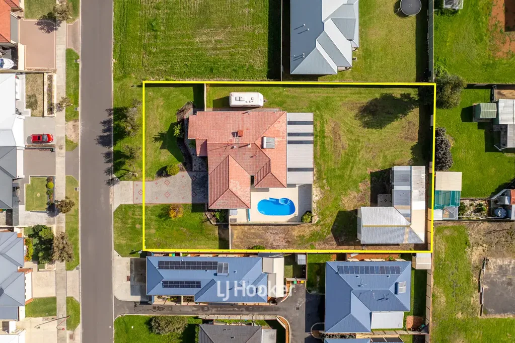 4 Clearys Road, Dardanup, WA 6236