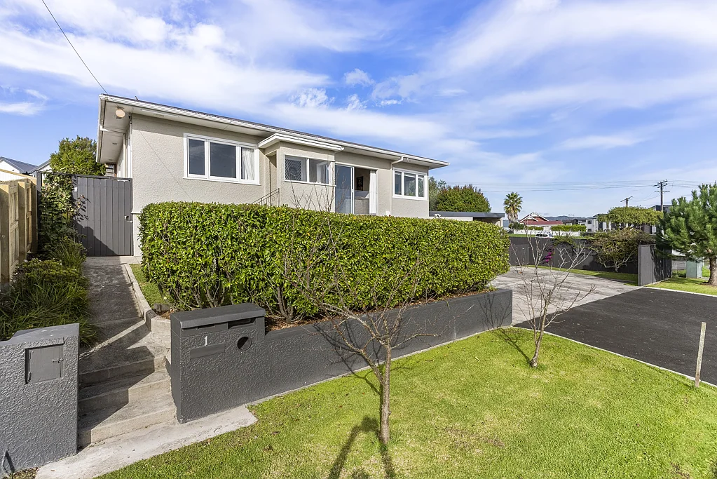 1 Lavelle Road, Henderson, Waitakere City, Auckland