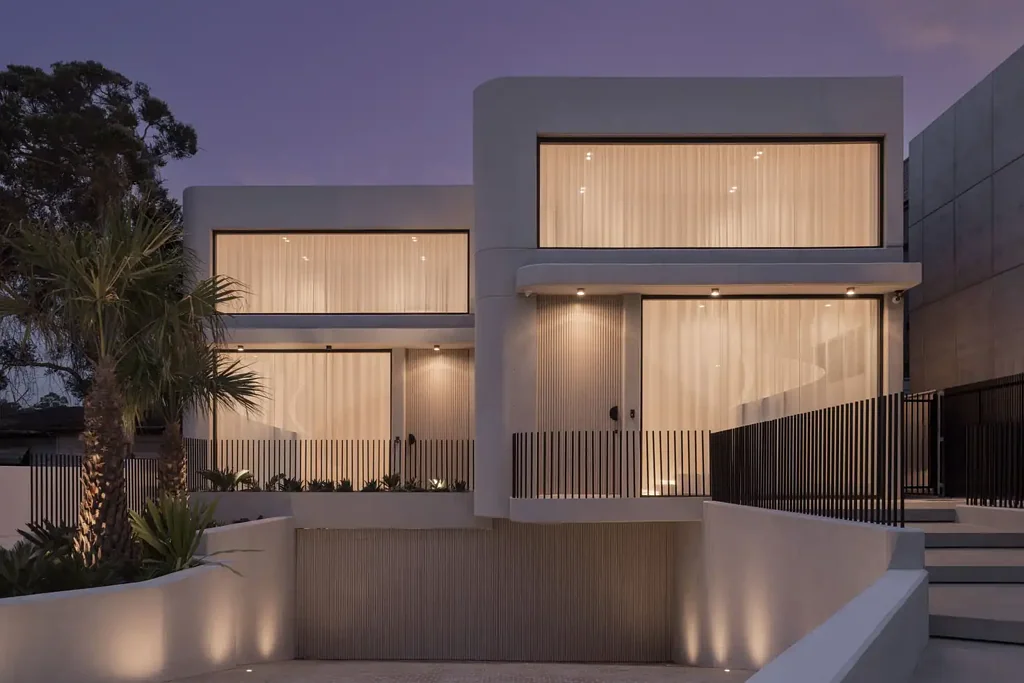 Greystanes 4غرفة نوم Architectural Brilliance | Double Brick Construction | Basement Living Redefined