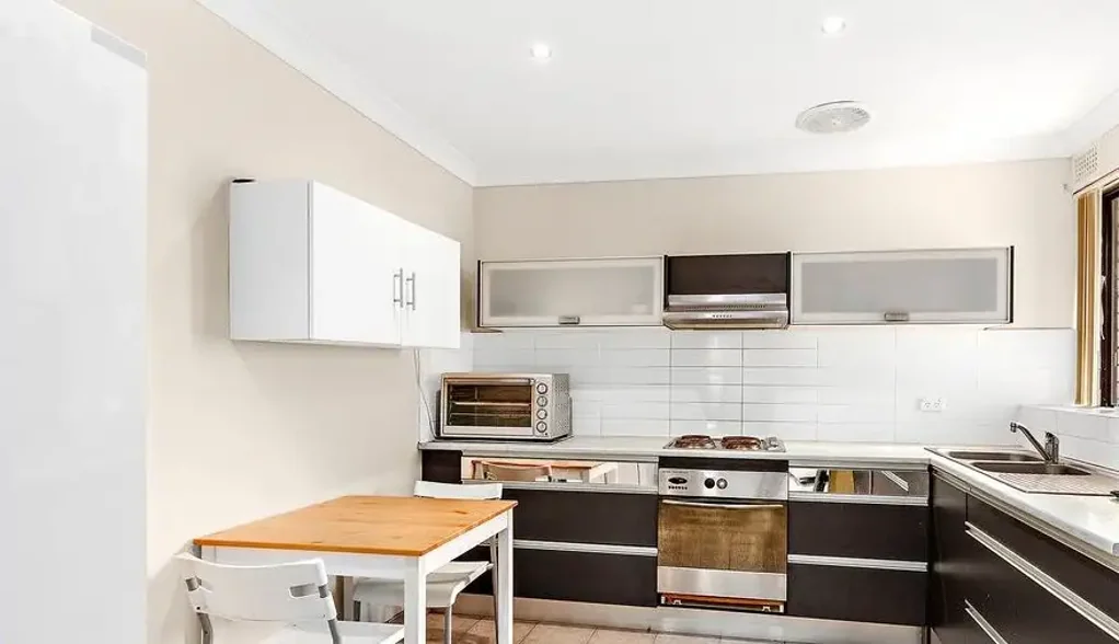 Prime Location, Stunning 2-Bedroom Apartment for Lease