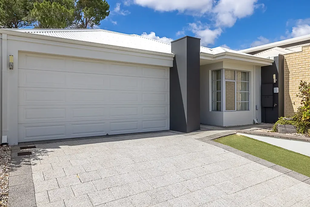 7 Isla Place, Piara Waters, WA 6112