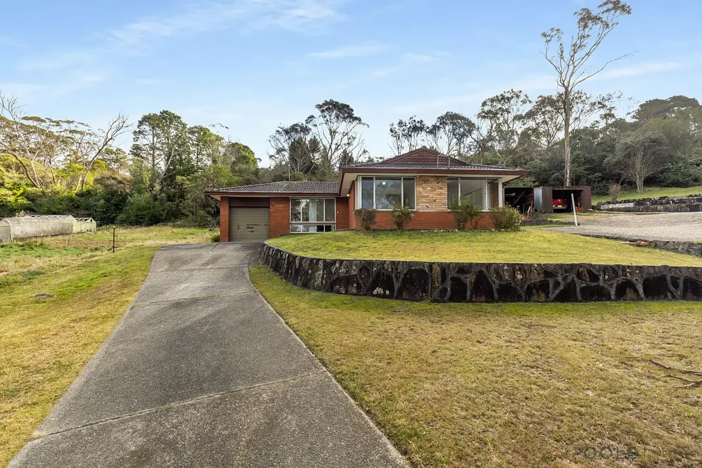 Katoomba 3 Bedroom Stunning renovation with potential for more