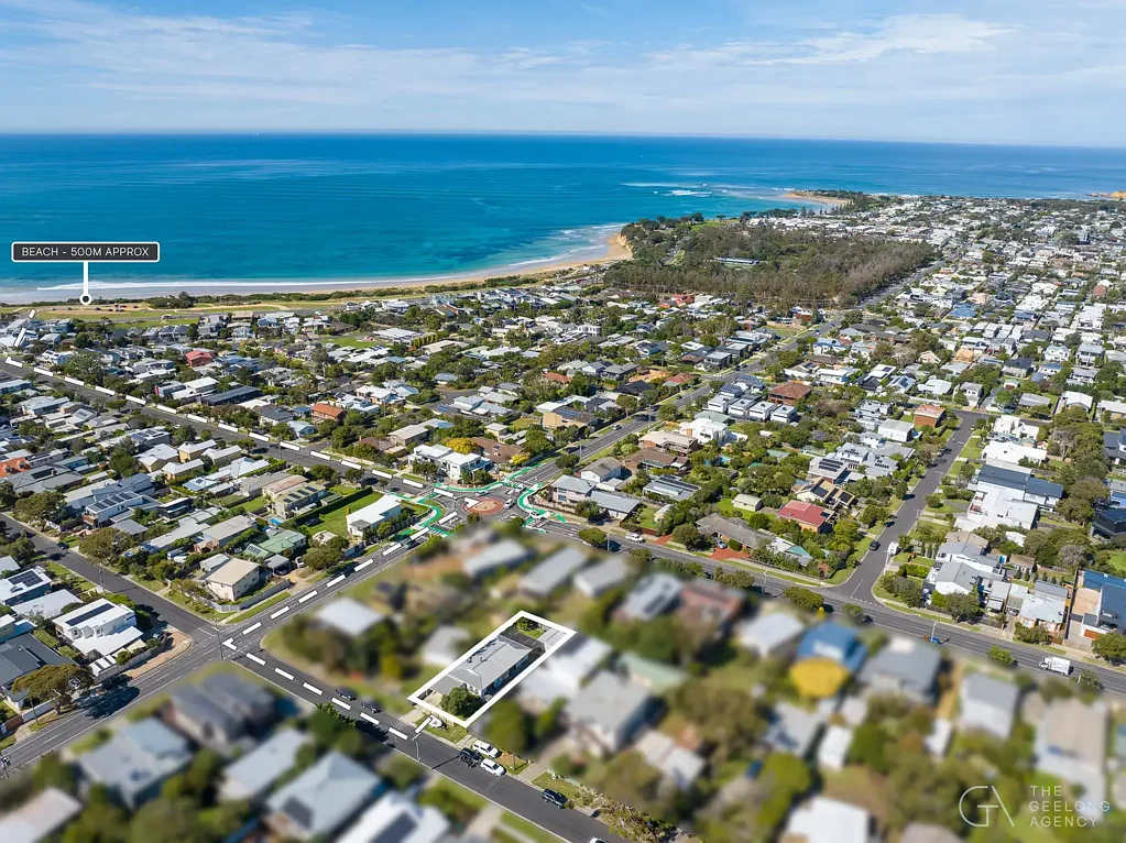 Torquay 4Moenga The one you've been waiting for!
