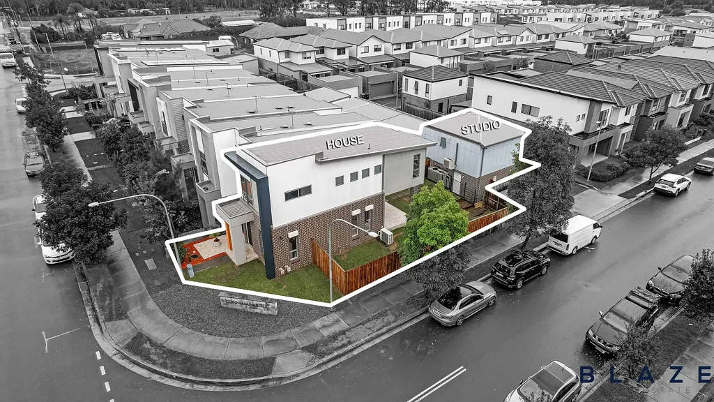 Austral 4房 Leppington火车站最近住宅 低维护生活 现代设计实用功能 宽敞舒适生活区 高架工作室 庭院空间无限可能 细节关注优雅氛围。 RARE OPPORTUNITY - $1,100 POTENTIAL RETURN PER WEEK