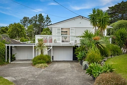 121 Taikata Road, Te Atatu Peninsula