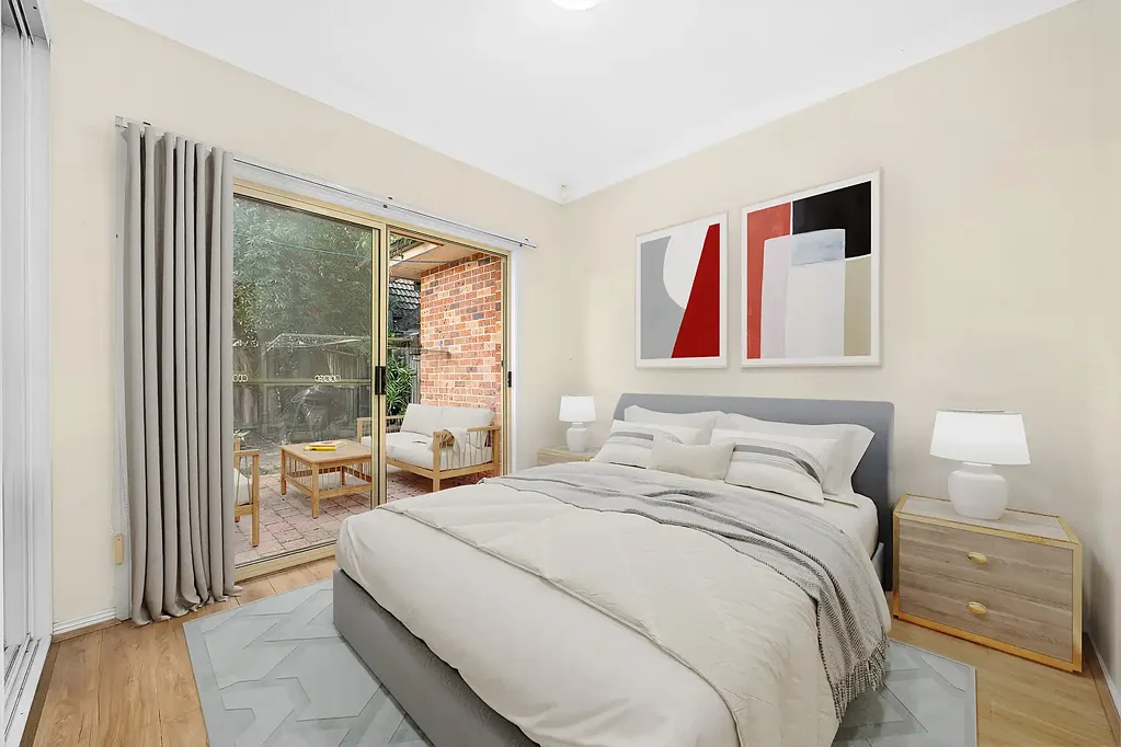Eastwood 3房 Eastwood核心别墅 三卧带套间 步行车站学校 舒适低维护 Rare single-level villa/Prime Eastwood Location/ Walk to Everything