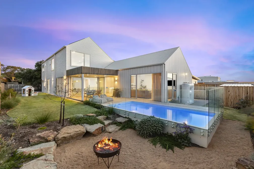 Point Lonsdale 4 Bedroom Showstopping Custom Home