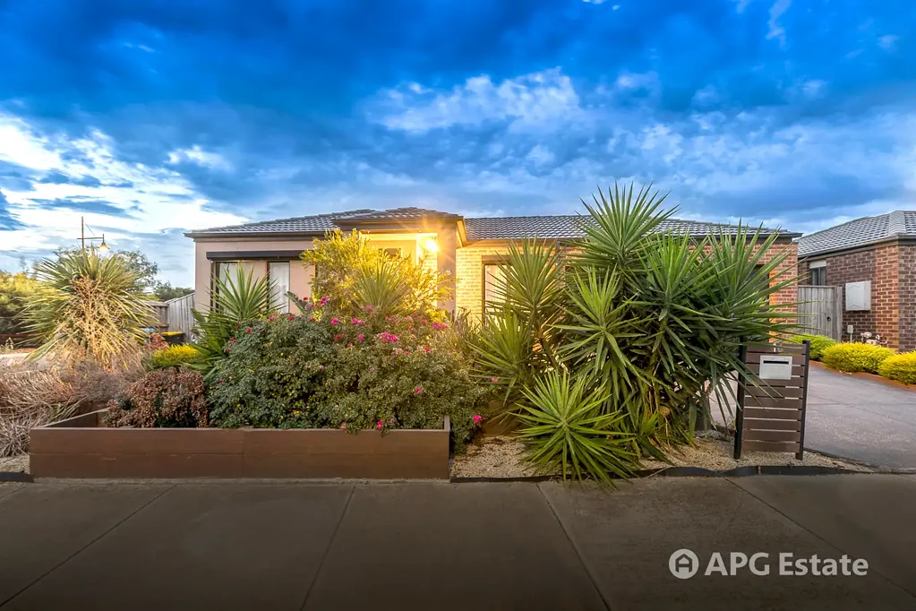 Tarneit 4 Bedroom STYLISH FAMILY ALLURE OPPOSITE PARKLAND