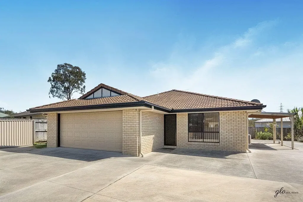 Goodna 4 Slaapkamer Solid Lowset Brick Home - Comfort, Security, Convenience & Lifestyle