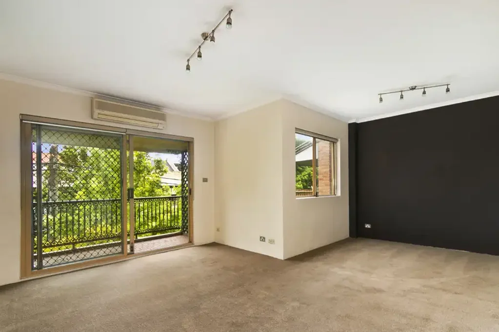 Indulge in a cosmopolitan city lifestyle in this 2 bedroom apartment