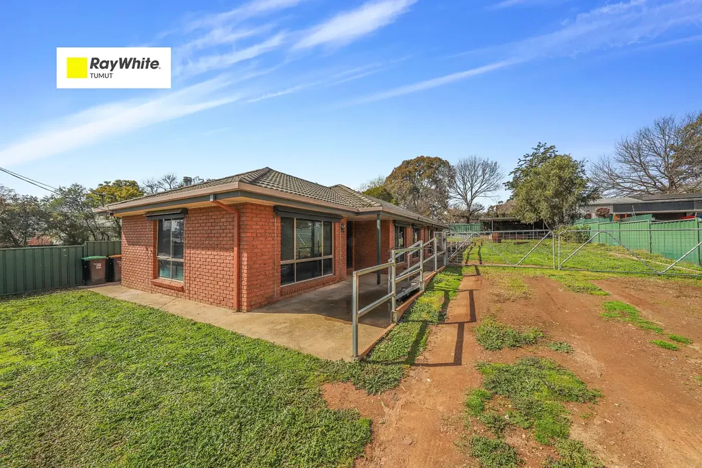 Tumut 4कमरा Large Brick Home!