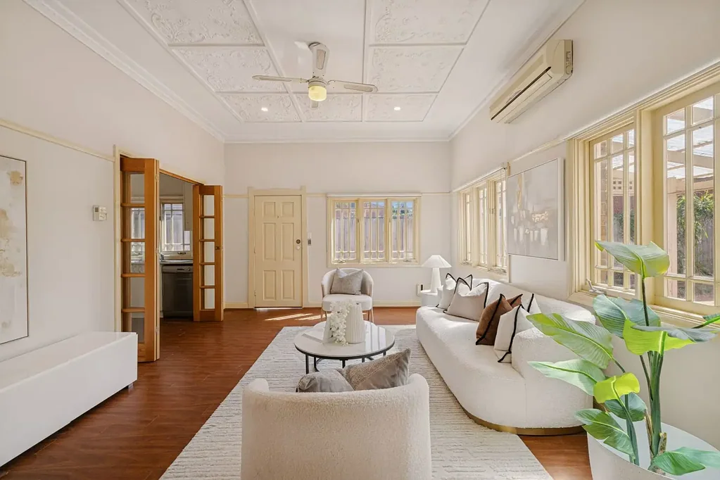 Strathfield 4ਬੈੱਡਰੂਮ Beautifully retained family home in a sought-after Strathfield pocket