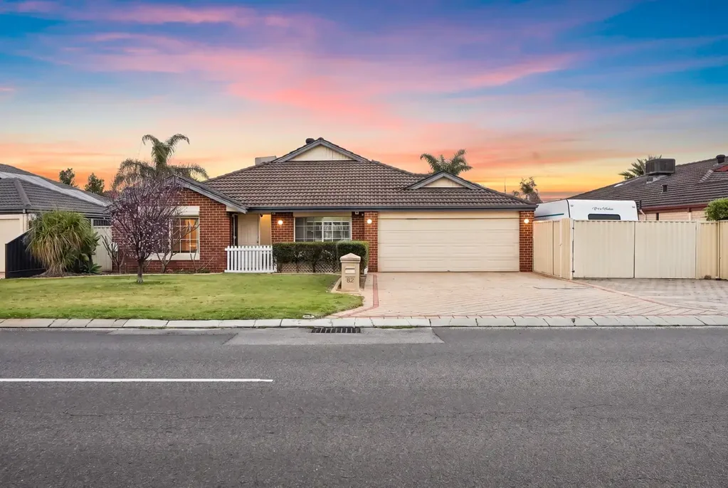 Carramar 4房  AMAZING NEW PRICE! HUGE FAMILY STUNNER WITH POOL