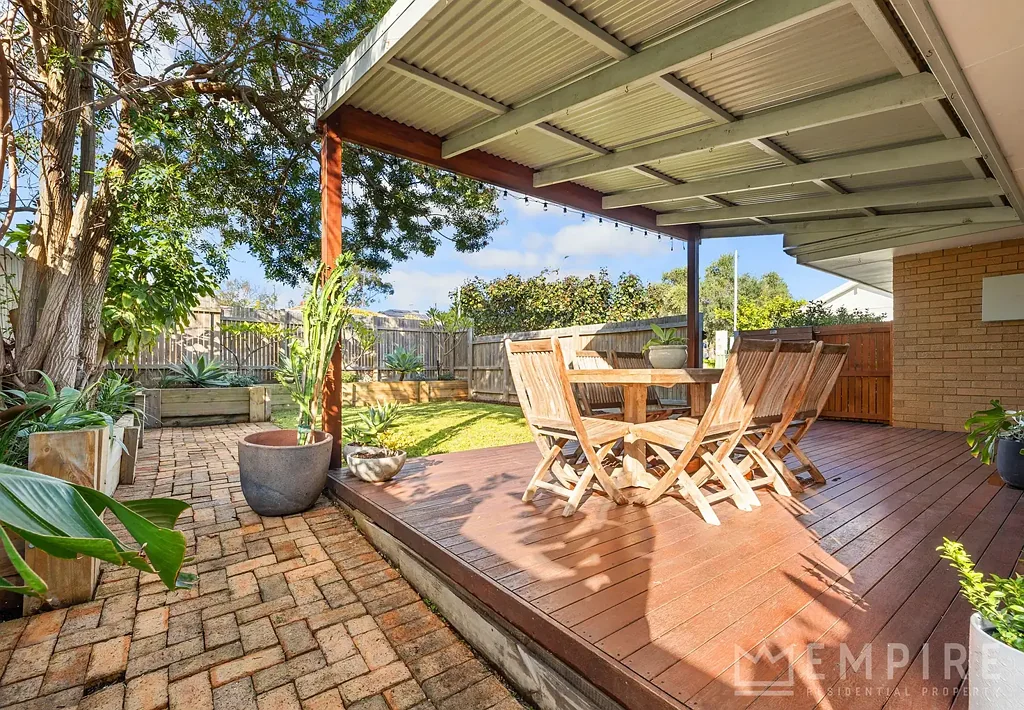 Hamilton Hill 3 Bedroom Uber Cool….Manning Park Precinct
