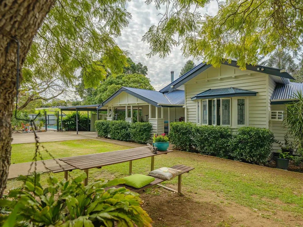 704 Bruce Hwy, Chatsworth, QLD 4570