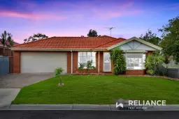 2 Bishop Close, Tarneit