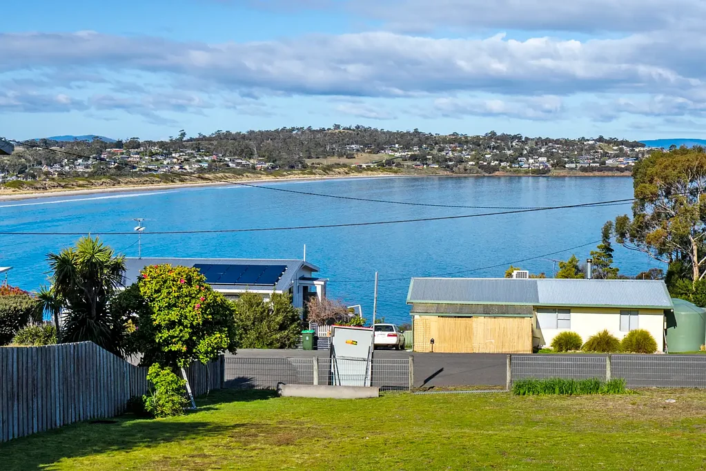 12 Carlton Bluff Road, Primrose Sands, TAS 7173