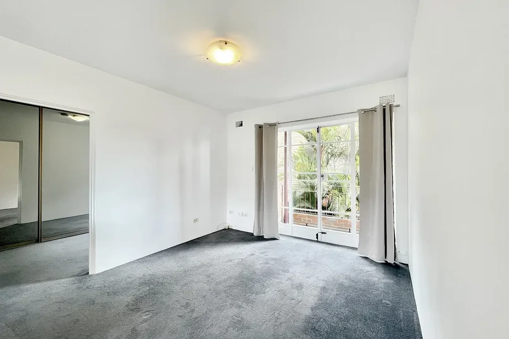 Cozy One-Bedroom Apartment with Private Balcony