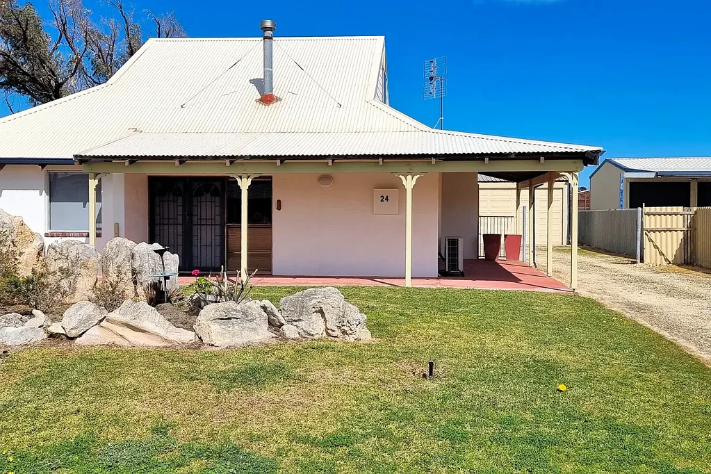 24 Whitfield Street, Lancelin, WA 6044