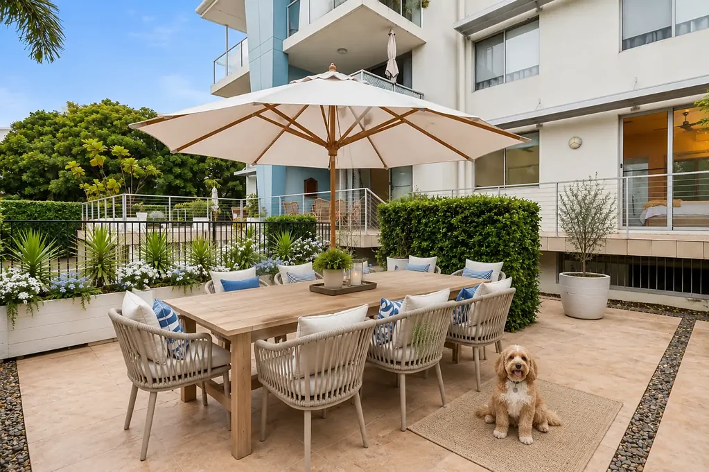 Hope Island 2房  Offers Over $779,000 - Exceptional Value  for First home buyers, Downsizers or Investors Without Compromise