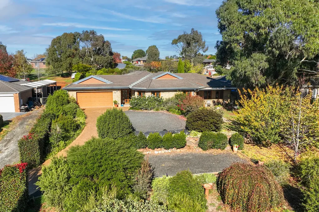 Romsey 4房  A Home of Outstanding Quality in Top Location