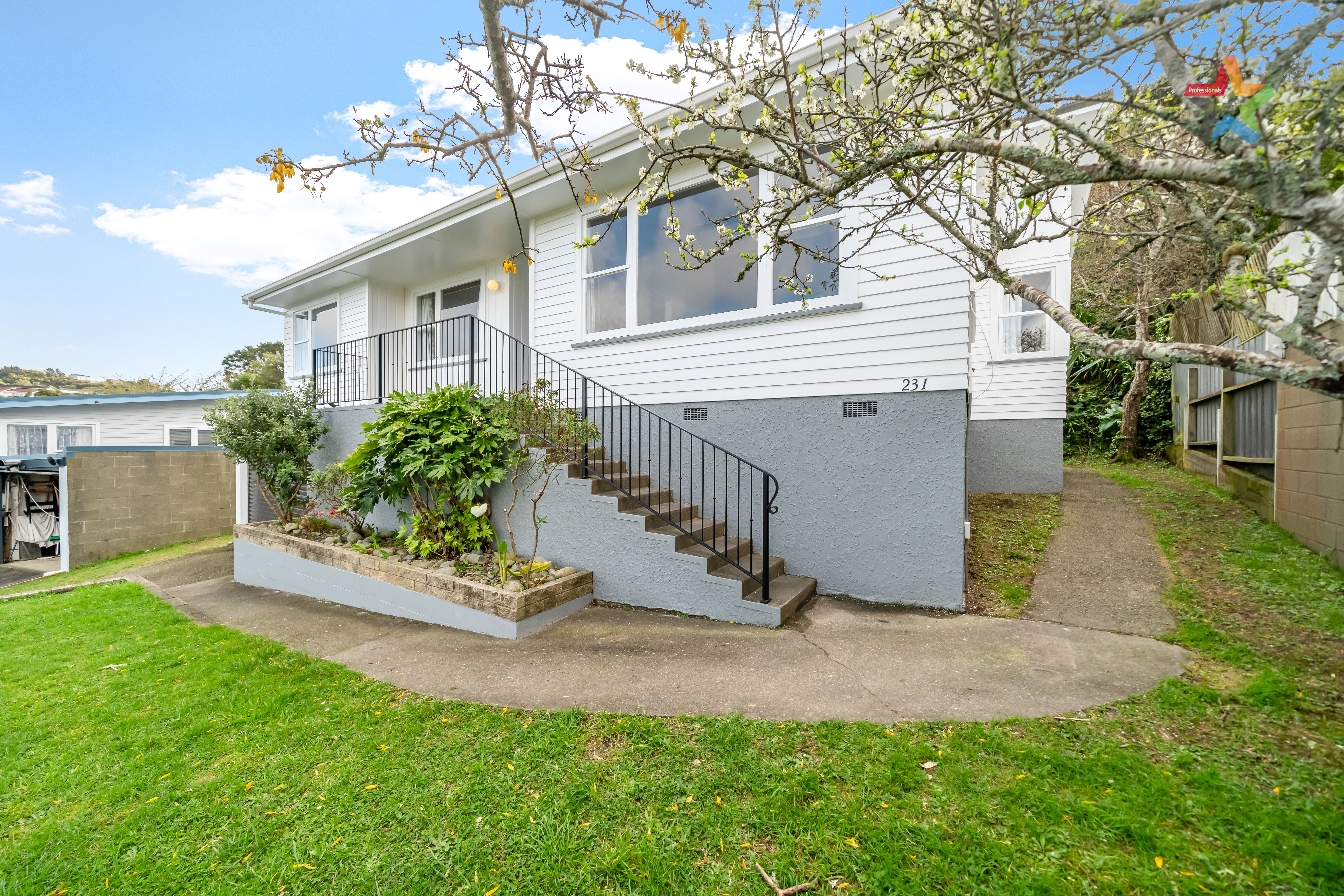 231 Dowse Drive, Maungaraki