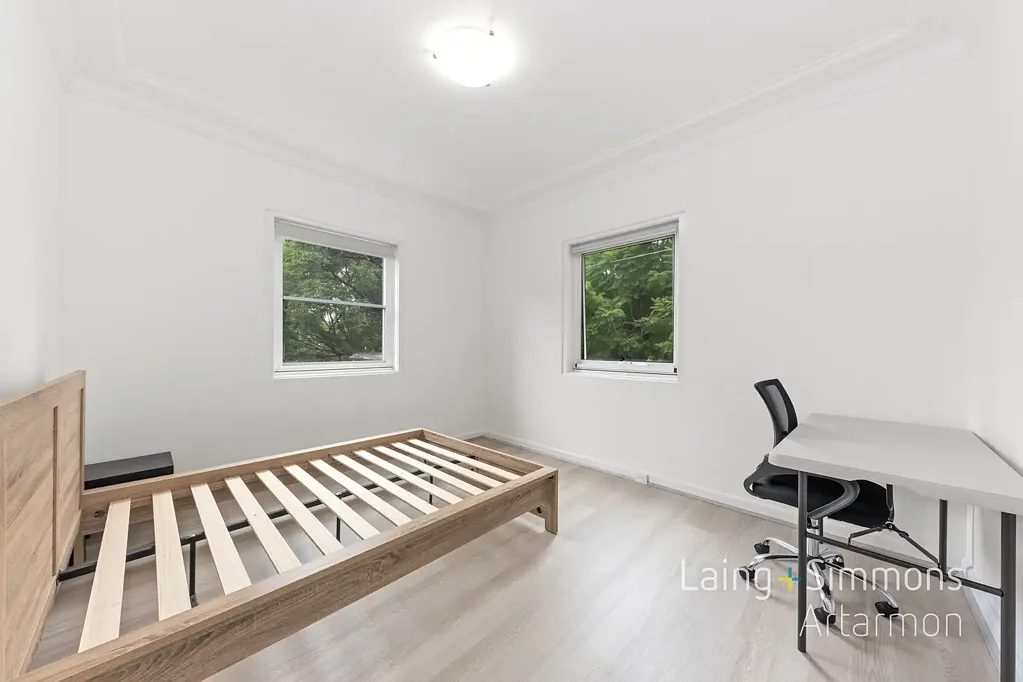 Fully Furnished, Contemporary Room in a Convenient Location
