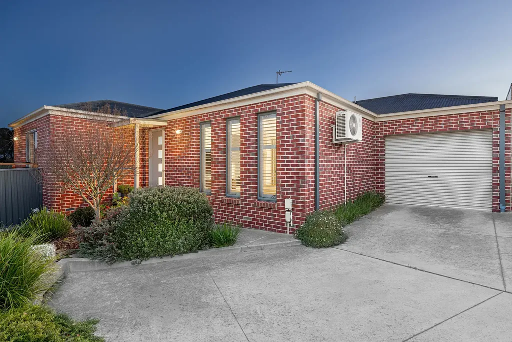Black Hill 2Moenga Parkside Living with Space, Style & Stunning Views