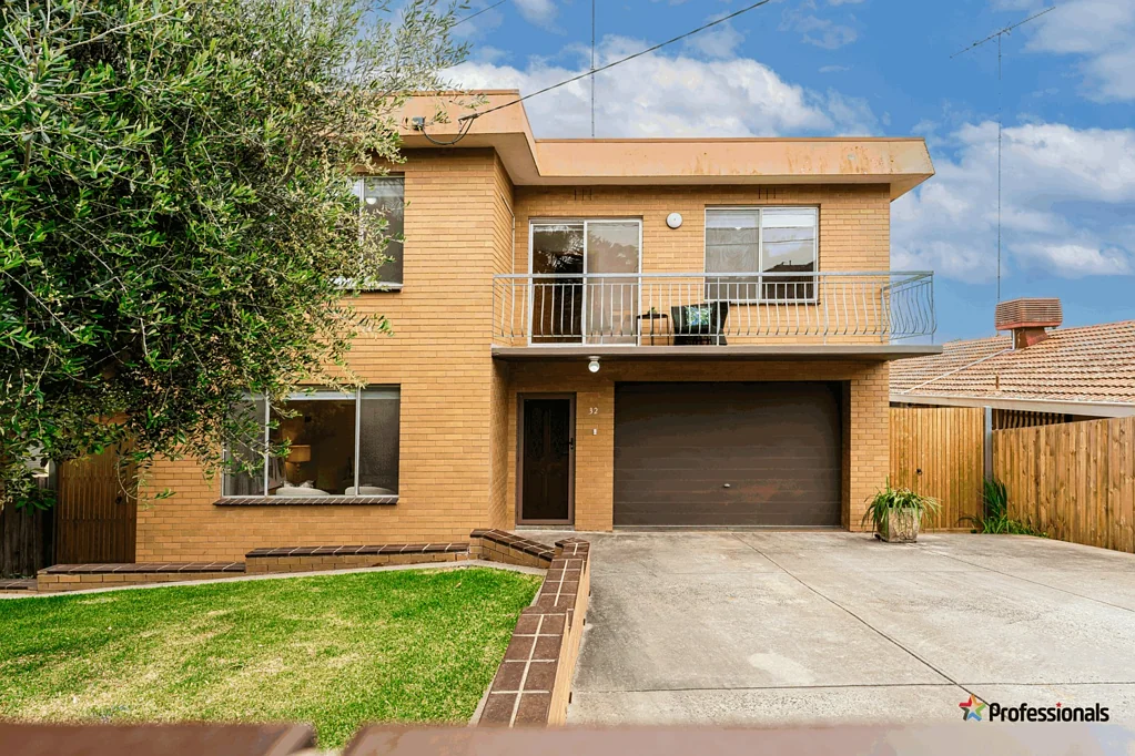 32 Valley Crescent, Glenroy, VIC 3046