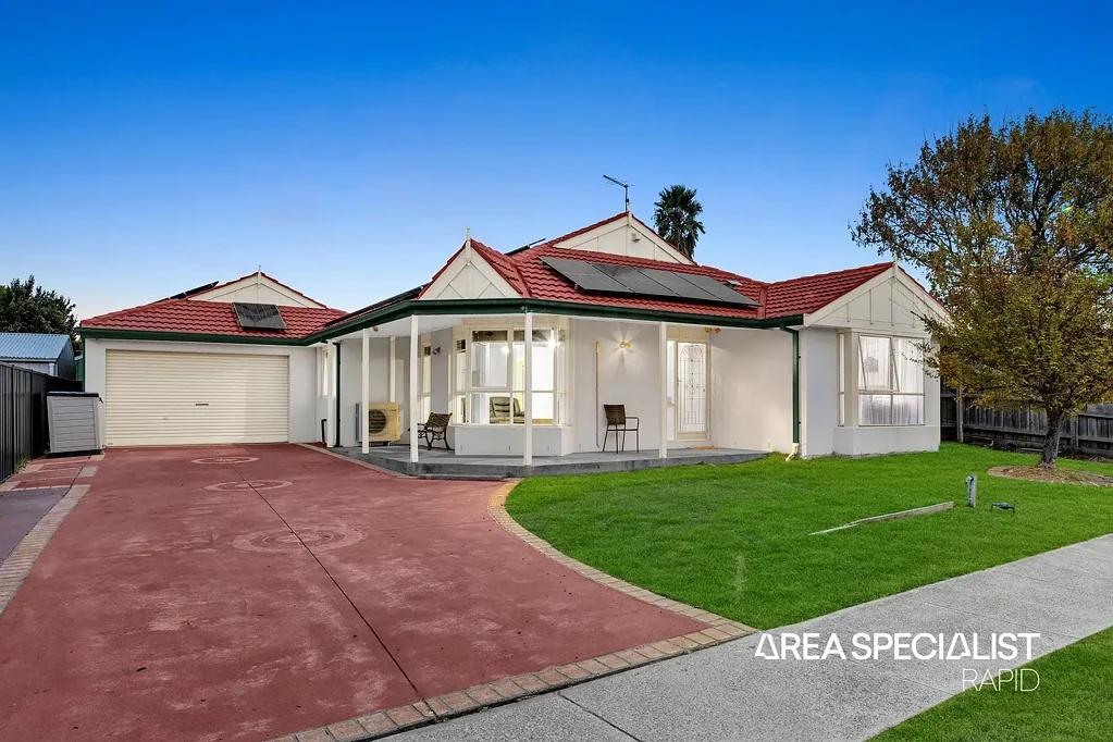 74 Lawless Drive, Cranbourne North, VIC 3977
