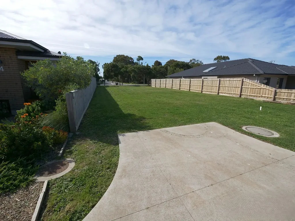 Cowes Fully titled level block in Shoalhaven Estate, Cowes