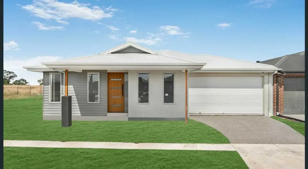 Wyndham Vale 4 Bedroom LIVE CLOSE TO RIVERBEND PRIMARY SCHOOL AND MANOR LAKES SHOPPING .. HURRY WON'T LAST LONG
