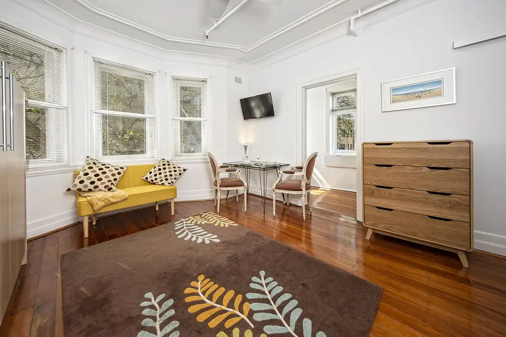 FURNISHED STUDIO APARTMENT