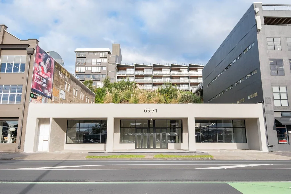 Parnell  FLAGSHIP SHOWROOM OPPORTUNITY