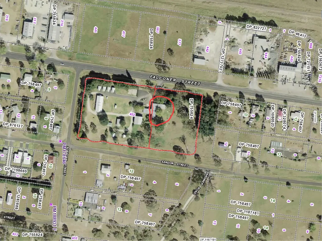 South Guyra 5कमरा Double house residence & 5.29ac land & opportunity to own & run from home "The Highest Caravan Park in Australia"