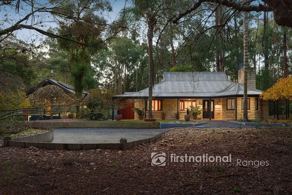 Cockatoo 3ห้องนอน A Landmark Hills Estate of Distinction, on 1.4 acres.