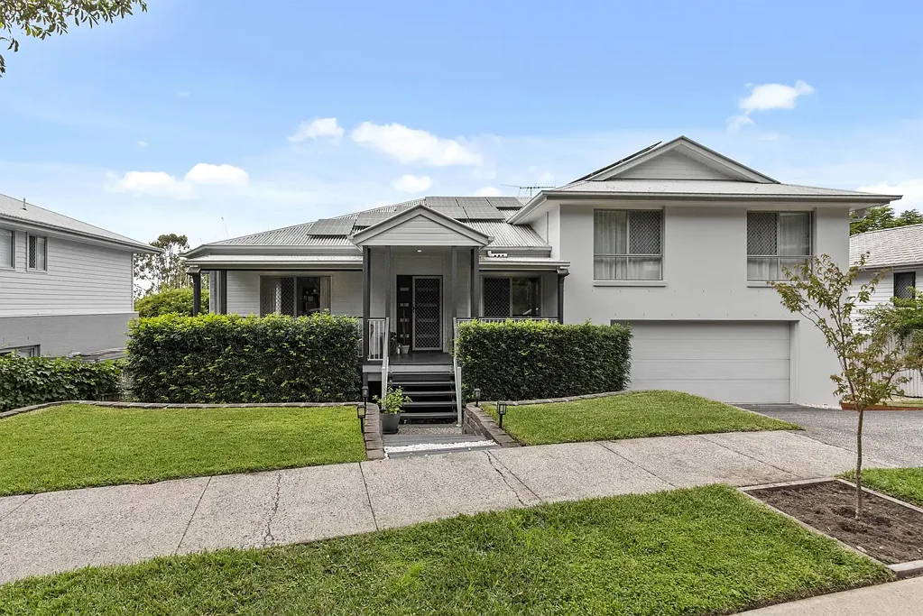 Mitchelton 5房 宽敞的家庭娱乐空间，距离公园、学校和交通枢纽仅数步之遥 Generous Family Entertainer Moments from Parks, Schools and Transport