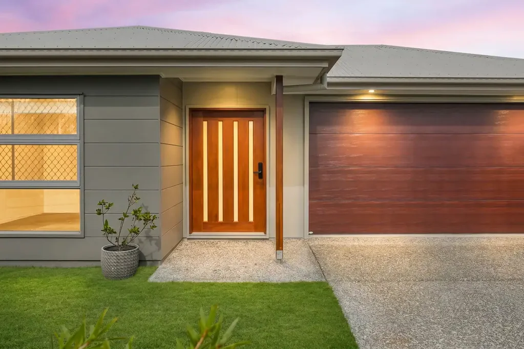 Deebing Heights 4침실 Modern Family Living with Solar & Battery | Built in 2025