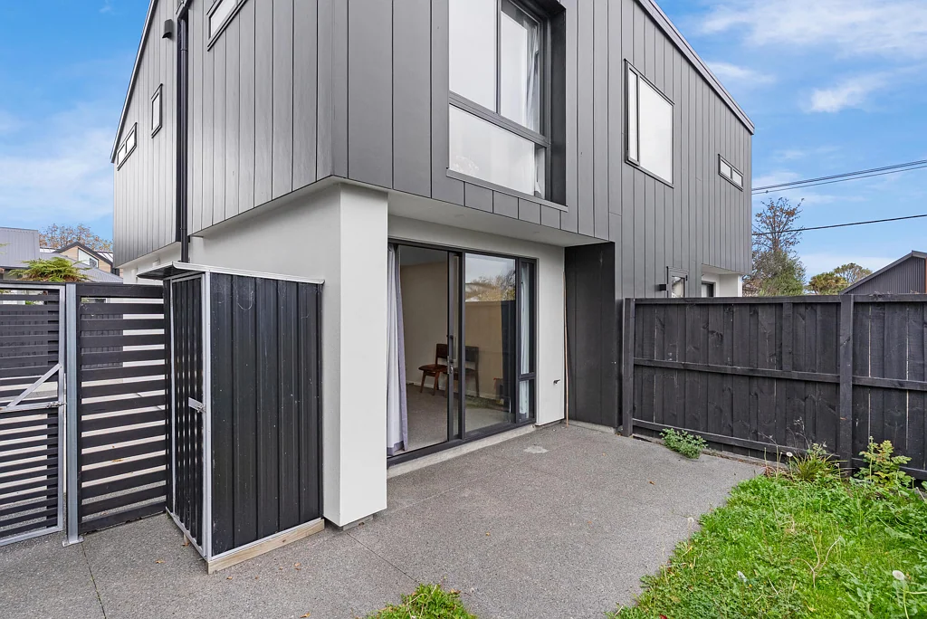 Saint Albans 2房  Priced under CV